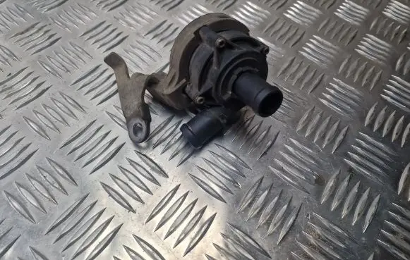 Volkswagen PASSAT B8 Electric auxiliary coolant/water pump 5Q0965567J
