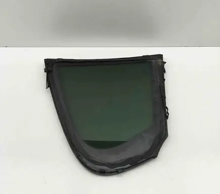 BMW M3 F80 Rear vent window glass 7269557