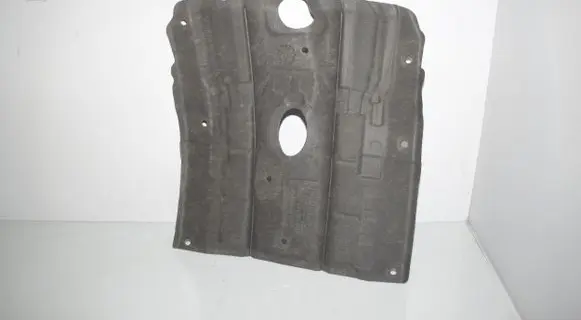 Engine bonnet/hood sound/heat insulation