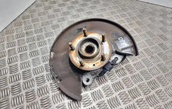 Opel Astra J Front wheel hub 13324459