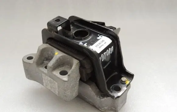 Mitsubishi Outlander Engine mounting bracket 1091A219