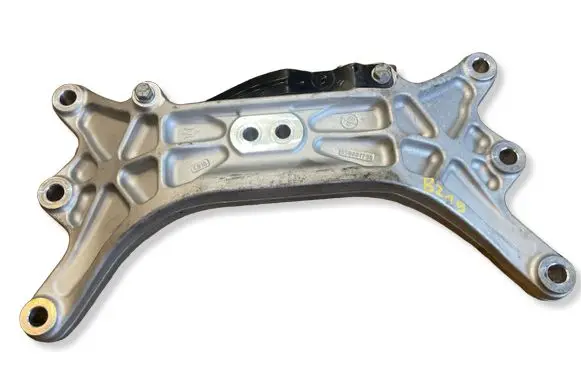 Maserati Ghibli Gearbox mounting bracket 670001738