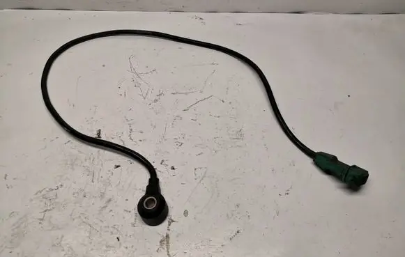 Volkswagen PASSAT B5 Detonation knock sensor KS1054905377H