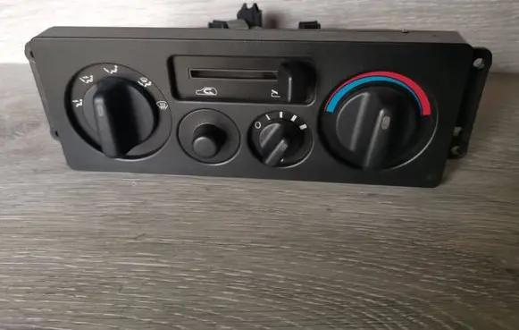 Isuzu Trooper Climate control unit
