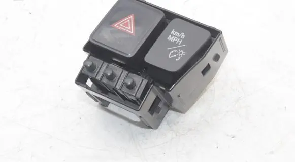 Toyota Prius+ (ZVW40) Hazard light switch