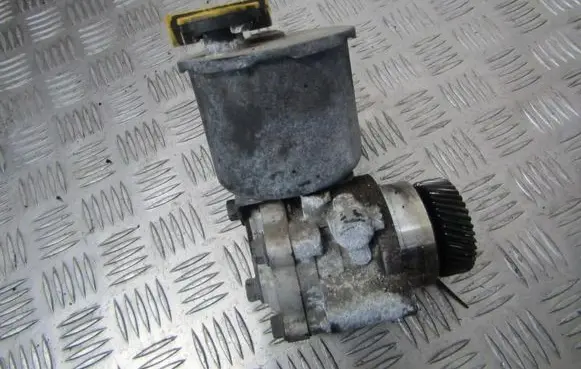 Mazda 626 Power steering pump BJ3A3265XC 9Y117080