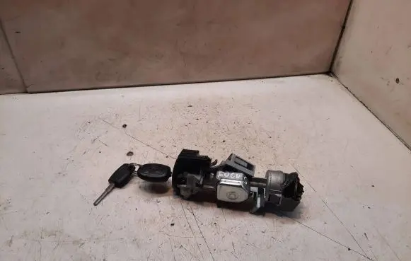 Ford Focus Ignition lock 3M513F880AC