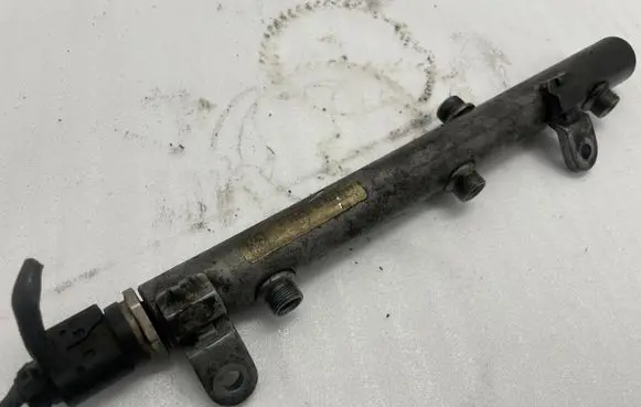 Mercedes-Benz E W211 Fuel main line pipe A6420702595