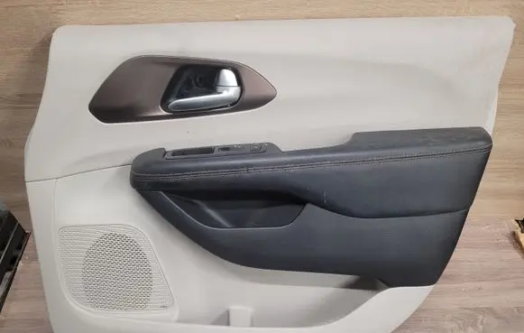 Chrysler Pacifica Front door card panel trim 5RP602D2AI