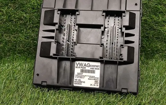 Volkswagen Jetta VI Comfort/convenience module 5C0937087C A2C53396745