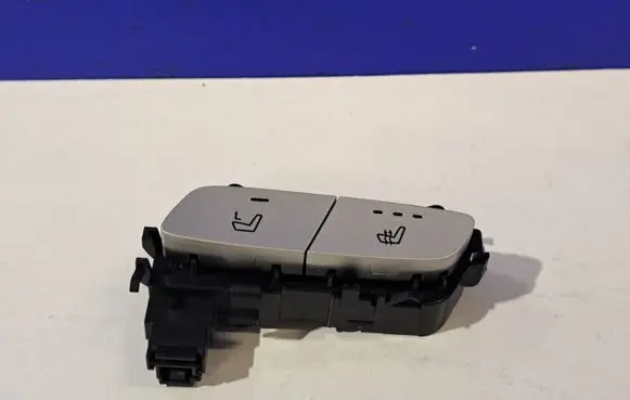 Mercedes-Benz E W213 Seat heating switch A2139051604