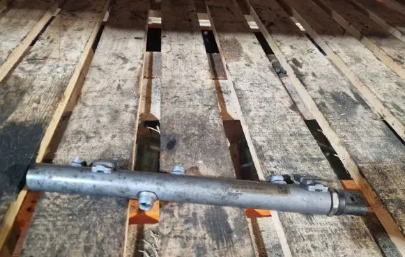 Chrysler 300 - 300C Fuel main line pipe