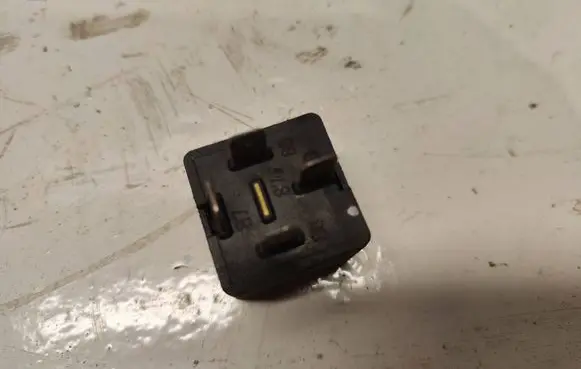 Audi A4 S4 B5 8D Other relay 8D0951253A
