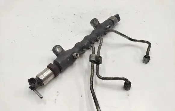 Fuel main line pipe