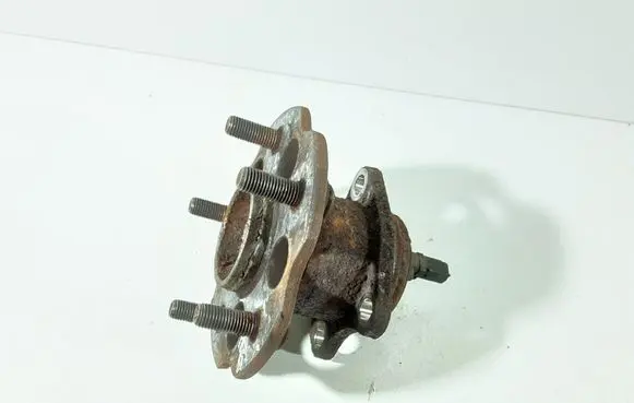 Toyota Verso Rear wheel hub 