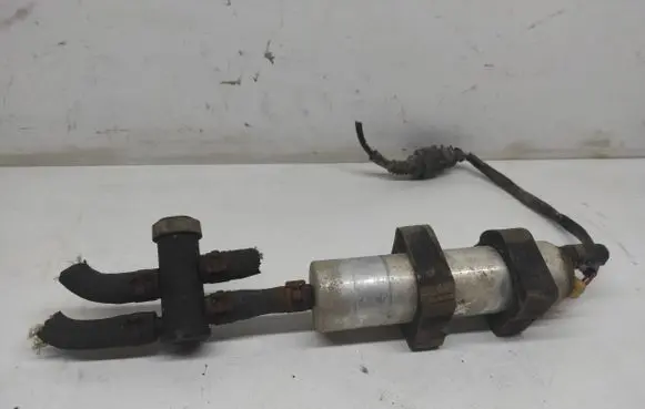 Audi A4 S4 B8 8K Fuel injection high pressure pump 8T0127247C 8T0127241C