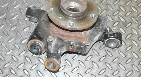 Rear wheel hub