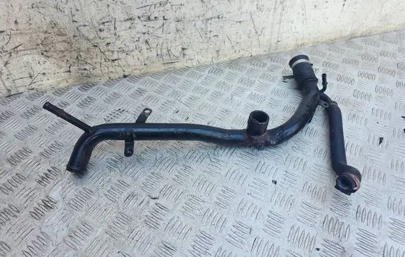 Audi A8 S8 D3 4E Engine coolant pipe/hose 057121071S 079121102B