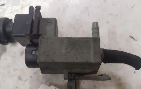 BMW 3 E90 E91 Vacuum valve 70078400 7537612