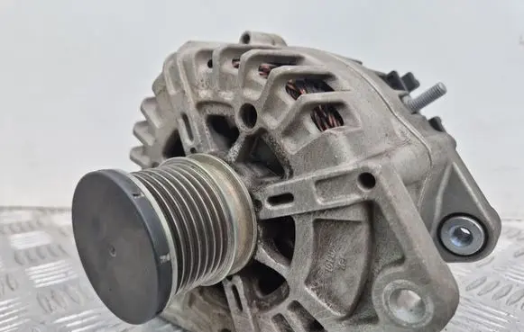 Mercedes-Benz C W205 Generator/alternator A0009063701