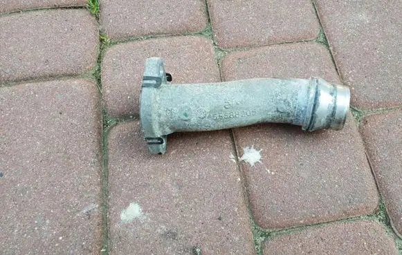Opel Insignia A Engine coolant pipe/hose 55588205