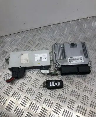 BMW 5 F10 F11 Engine ECU kit and lock set 8574091 030918531 0281019806