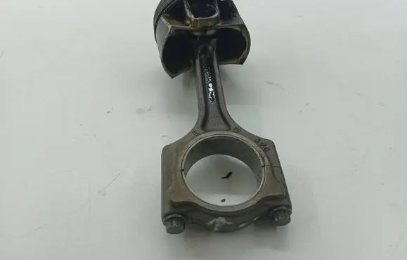 Mini Cooper Countryman R60 Piston with connecting rod 77L65
