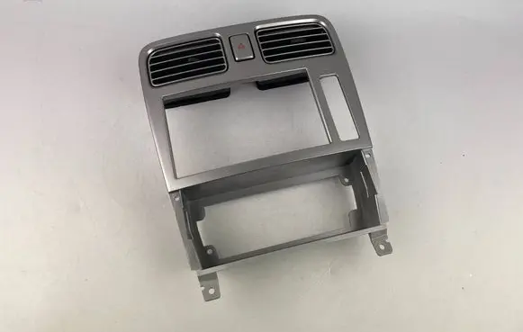 Subaru Forester SG Radio/GPS head unit trim 