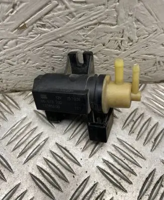Opel Insignia A Turbo solenoid valve 55573732