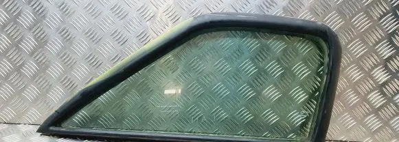 Renault Master II Front vent window/glass (coupe) 7700351236E