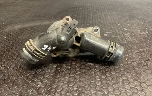 BMW 3 E46 Thermostat/thermostat housing 