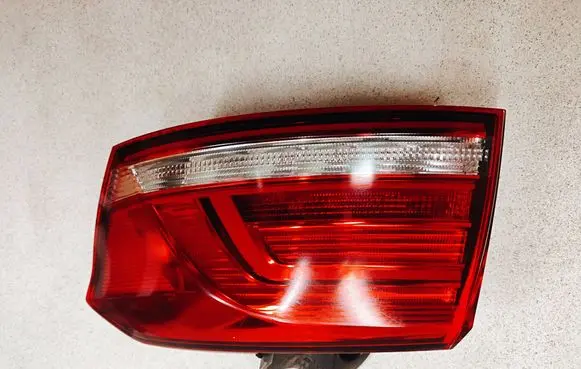 Volkswagen PASSAT B8 Rear/tail lights 195290