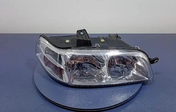 Fiat Albea Headlight/headlamp 661-1137R