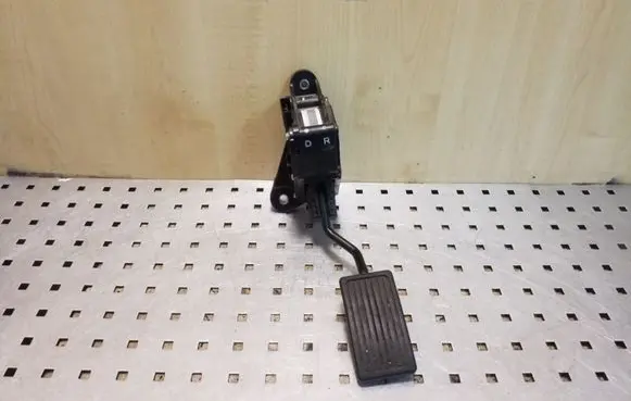 Honda CR-V Accelerator throttle pedal