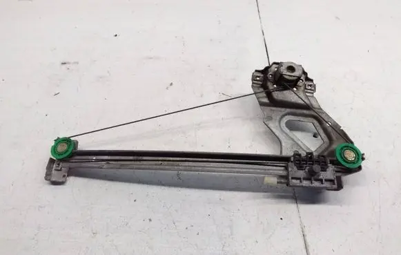 Rear door manual window regulator