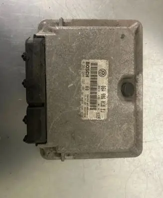 Volkswagen New Beetle Engine control unit/module 06A906018EJ 26SA7698 0261206327