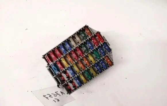 Volvo V70 Fuse box set 9162439