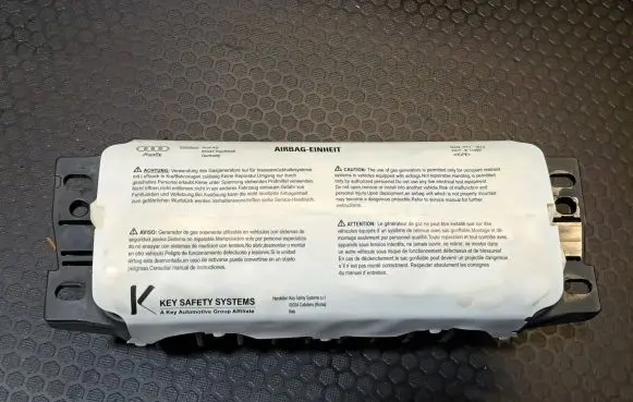 Audi A5 8T 8F Passenger airbag 8T0880204A BE5A0006CM3
