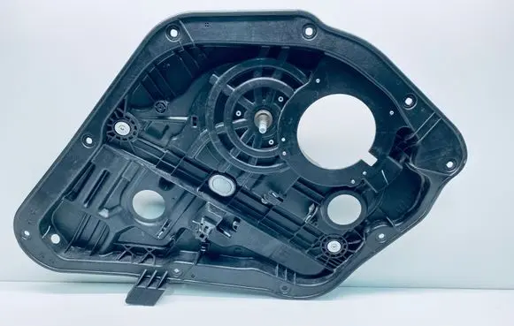 Rear door manual window regulator