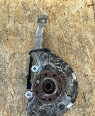 Mercedes-Benz C W205 Front wheel hub spindle knuckle 2053800