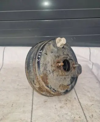 Nissan Terrano Brake booster 472107F004