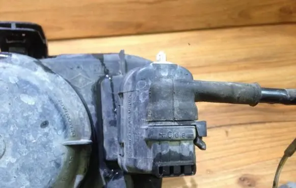 Headlight level adjustment motor