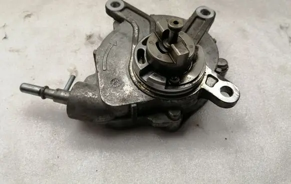 Toyota Corolla Verso AR10 Vacuum pump 293000R010