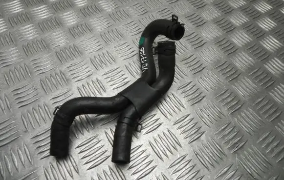 Nissan Qashqai Engine coolant pipe/hose 213074936R