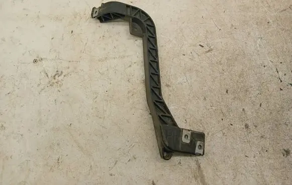 Mercedes-Benz GL X166 Radiator support slam panel bracket A1666263731