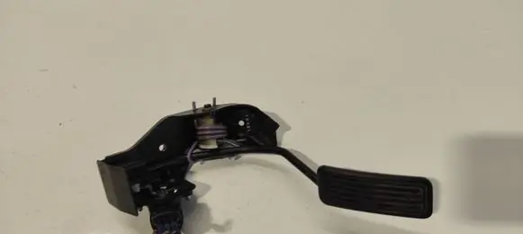 Toyota Corolla Verso AR10 Accelerator throttle pedal 6ZZ