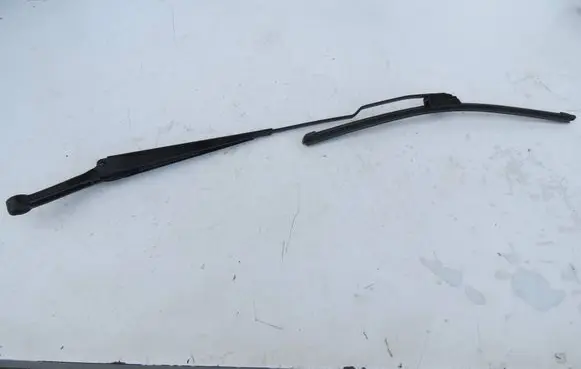 Volvo S60 Front wiper blade arm 8624246