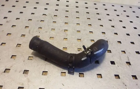 Engine coolant pipe/hose