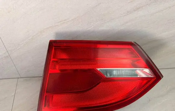 Volkswagen Jetta VI Tailgate rear/tail lights 5C6945260