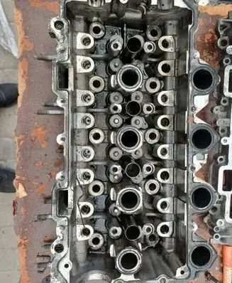 Peugeot 308 Engine head 9655911480
